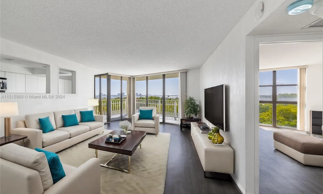 1000 Quayside Ter # 708, Miami FL 33138