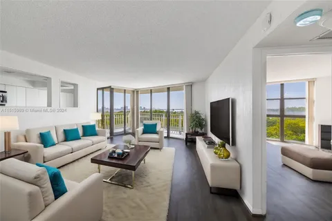 1000 Quayside Ter # 708, Miami FL 33138