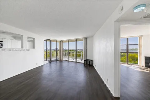 1000 Quayside Ter # 708, Miami FL 33138