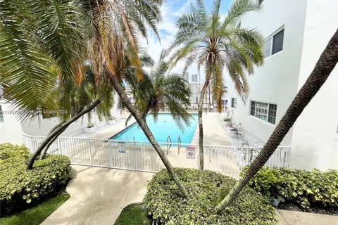 462 Golden Isles Dr # 211, Hallandale Beach FL 33009