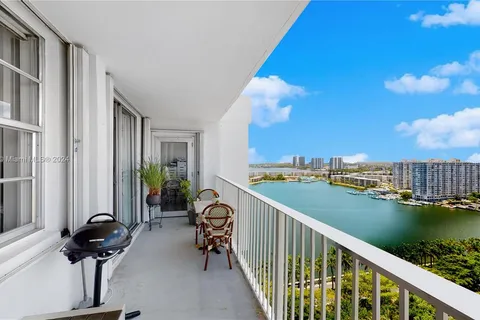 2851 NE 183rd St # 2206E, Aventura FL 33160