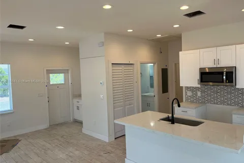 431 N K St # 2, Lake Worth FL 33460