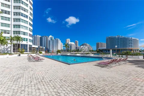 905 Brickell Bay Dr # 2028, Miami FL 33131