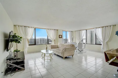 3505 S Ocean Dr # 905, Hollywood FL 33019