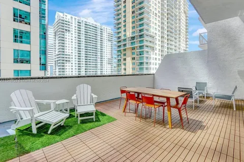 1200 Brickell Bay Dr # 1404, Miami FL 33131