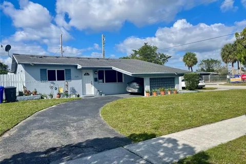 820 N 72nd Way, Hollywood FL 33024