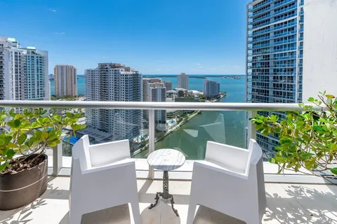 475 Brickell Ave # 2907, Miami FL 33131