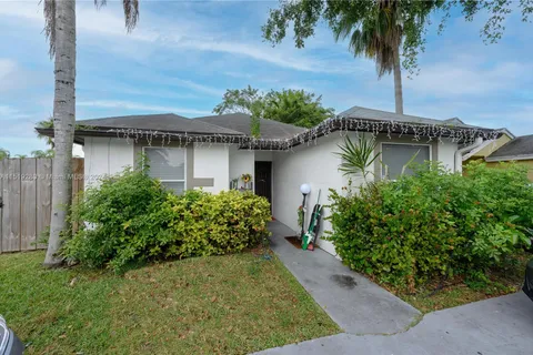 998 SW 8th Pl, Florida City FL 33034