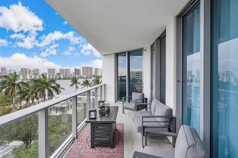 17301 Biscayne Blvd # 506, North Miami Beach FL 33160