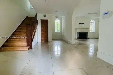92 NE 90th St # 1, El Portal FL 33138