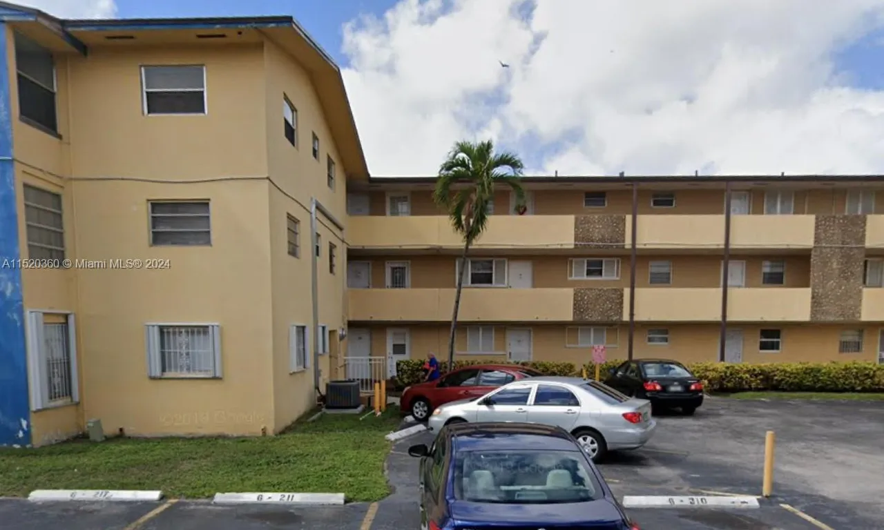 160 Royal Palm Rd # 6, Hialeah Gardens FL 33016