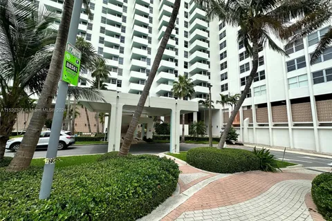 2899 Collins Ave # 708, Miami Beach FL 33140