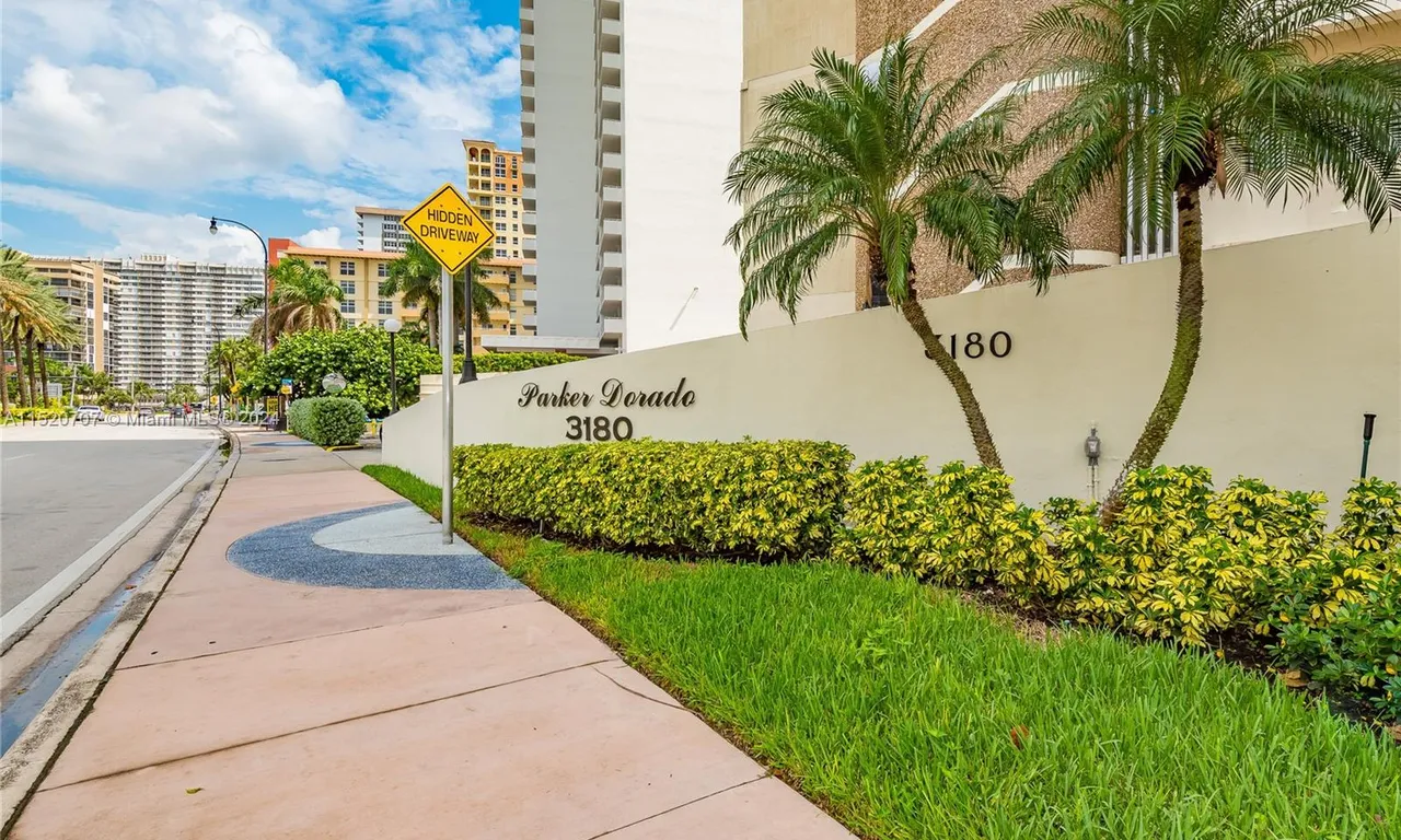 3180 S Ocean Dr # 422, Hallandale Beach FL 33009