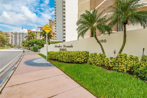 3180 S Ocean Dr # 422, Hallandale Beach FL 33009