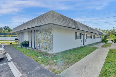 691 Kathy Ln, Margate FL 33068