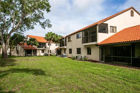 9 Via De Casas Sur # 103, Boynton Beach FL 33426