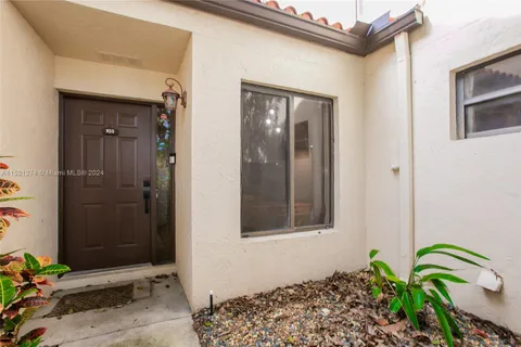 9 Via De Casas Sur # 103, Boynton Beach FL 33426