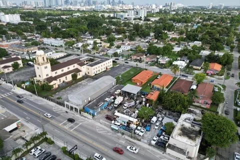 2050 NW 36th St, Miami FL 33142