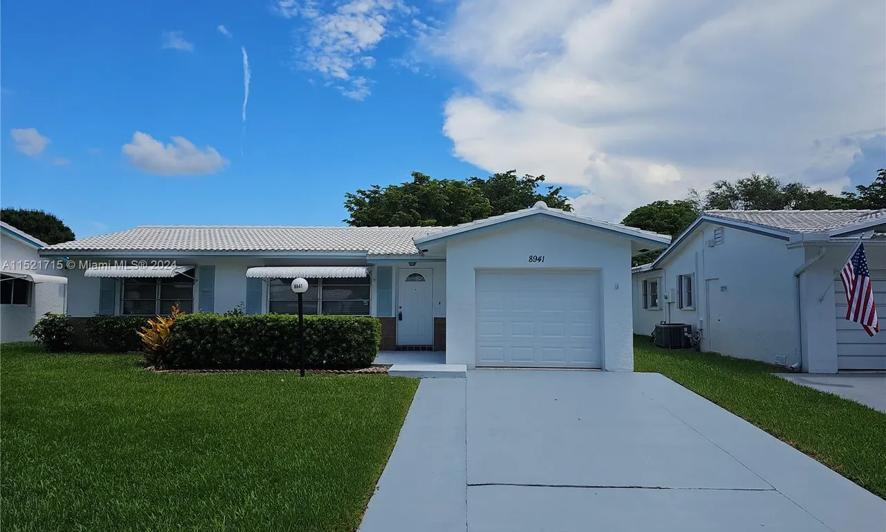 8941 NW 12th Pl, Plantation FL 33322