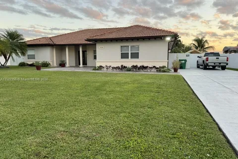 16344 SW 275th Ter, Homestead FL 33031