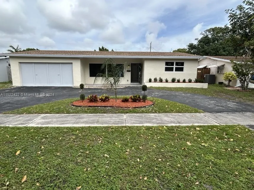 801 S Highland Dr, Hollywood FL 33021