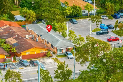 135 SE 5th St, Hallandale Beach FL 33009