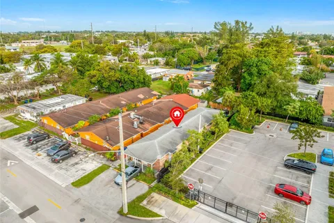 135 SE 5th St, Hallandale Beach FL 33009