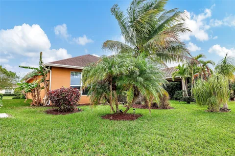 12360 SW Weeping Willow Ave, Port St. Lucie FL 34987