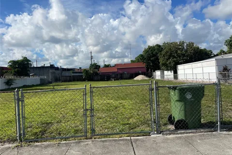 20 W 40th Pl, Hialeah FL 33012