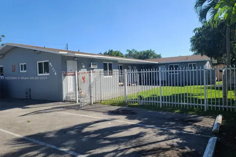 1864 NW 28th St, Miami FL 33142