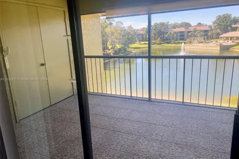 15 escondido court # 148, Other City - In The State Of Florida FL 32701