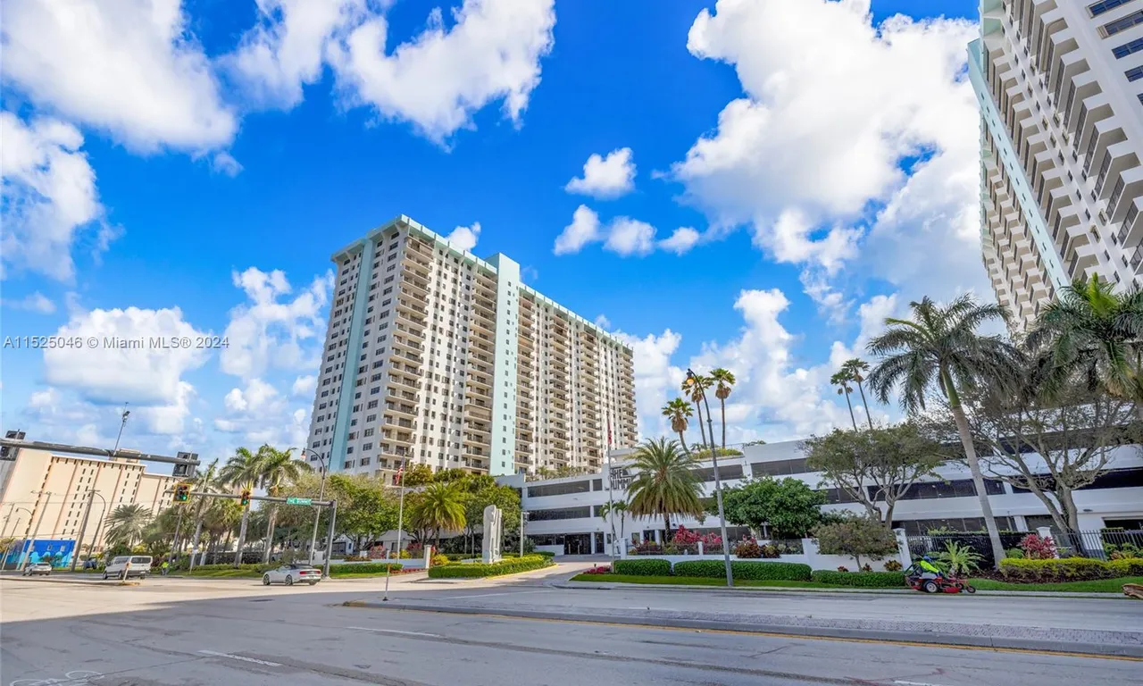 1201 S Ocean Dr # 1903S, Hollywood FL 33019