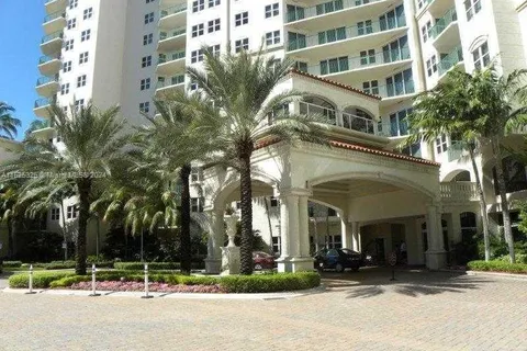 19900 E Country Club Dr # 218, Aventura FL 33180