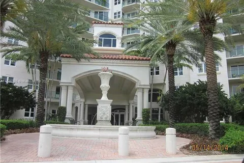 19900 E Country Club Dr # 218, Aventura FL 33180