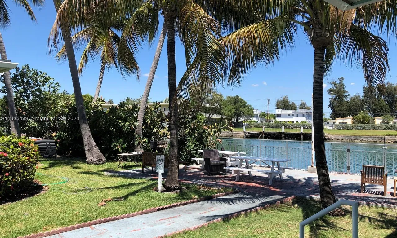 1239 Marseille Dr # 8, Miami Beach FL 33141