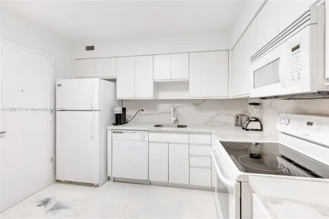 5161 Collins Ave # 410, Miami Beach FL 33140