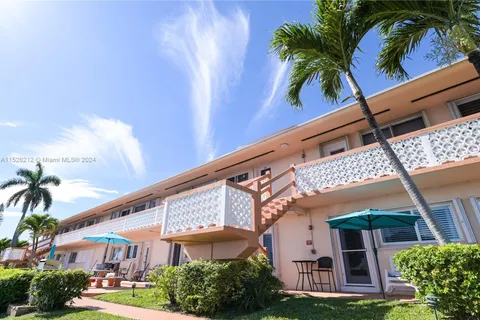 925 SW 11th Ave # 2J, Hallandale Beach FL 33009