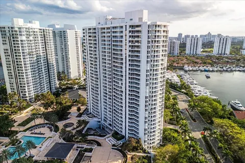 21205 Yacht Club Dr # 308, Aventura FL 33180