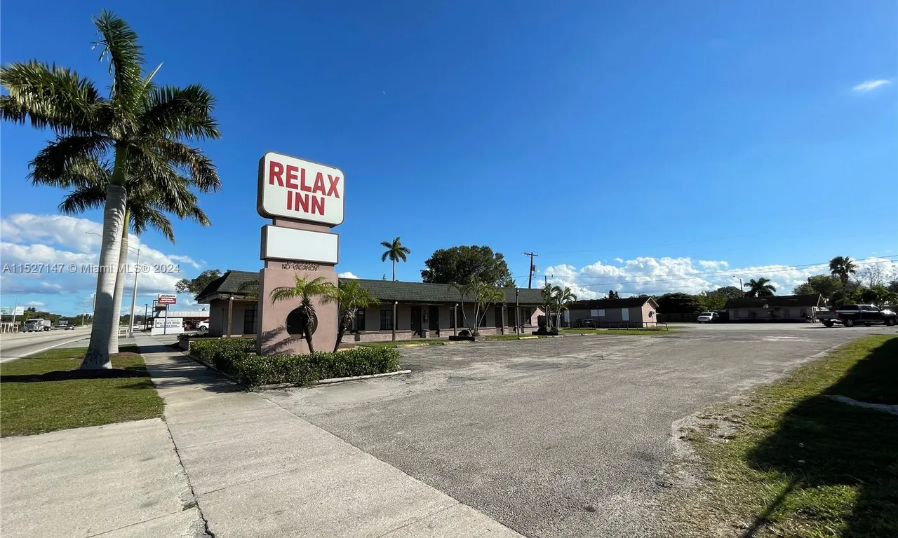 820 E SUGARLAND # 1, Clewiston FL 33440