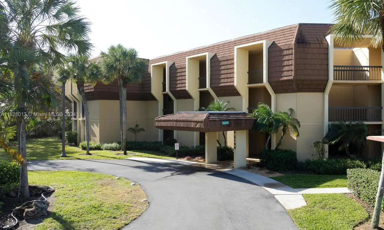 5188 Woodland Lakes Dr # 337, Palm Beach Gardens FL 33418