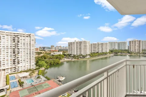 18071 Biscayne Blvd # 1401, Aventura FL 33160