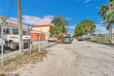 10812 NW 6th Ct, Miami FL 33168