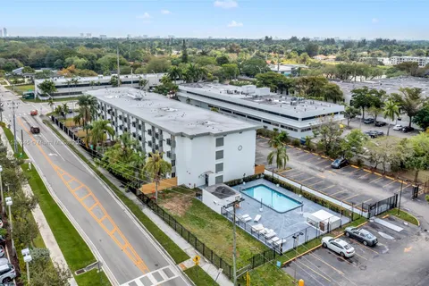 16450 NW 2nd Ave # 411, Miami FL 33169