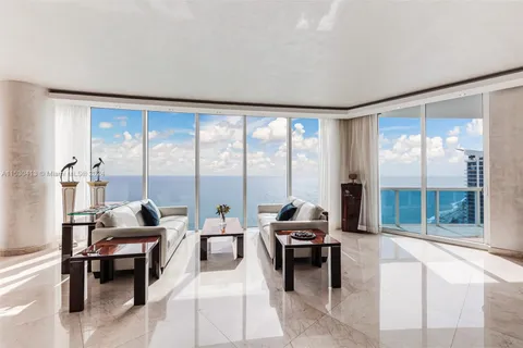 2711 S Ocean Dr # 3705, Hollywood FL 33019