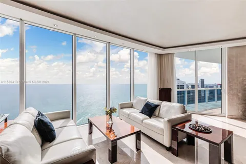 2711 S Ocean Dr # 3705, Hollywood FL 33019