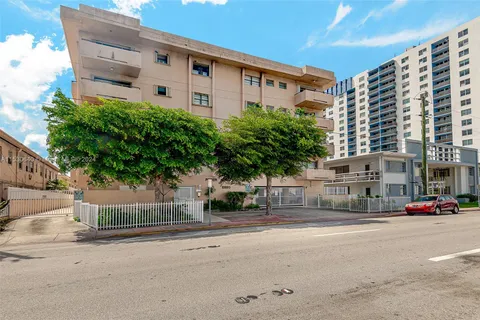 6880 Abbott Ave # 212, Miami Beach FL 33141