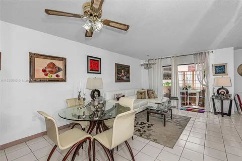 6880 Abbott Ave # 212, Miami Beach FL 33141