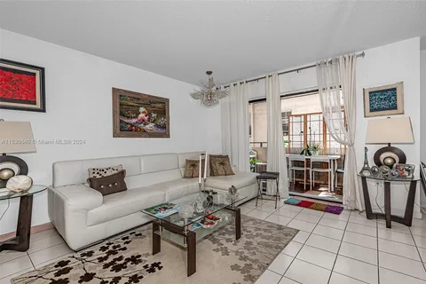 6880 Abbott Ave # 212, Miami Beach FL 33141