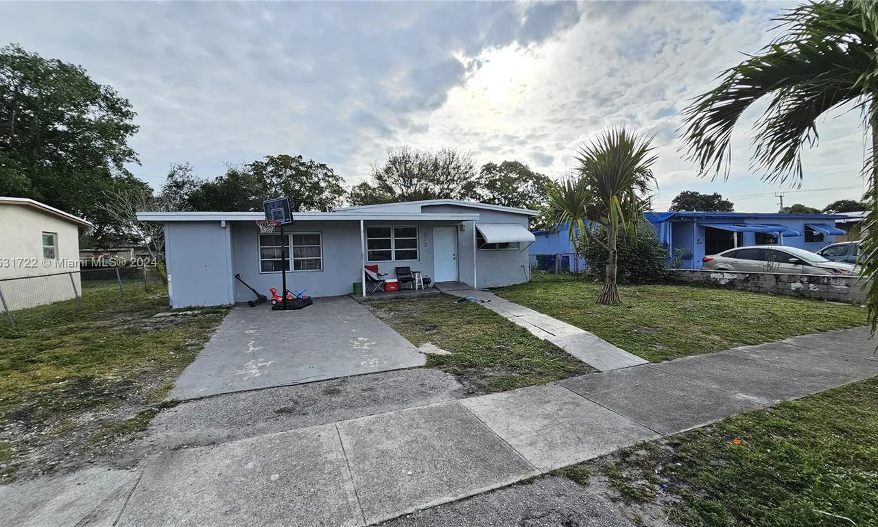 272 NW 30th Ter, Fort Lauderdale FL 33311