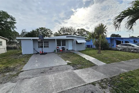 272 NW 30th Ter, Fort Lauderdale FL 33311